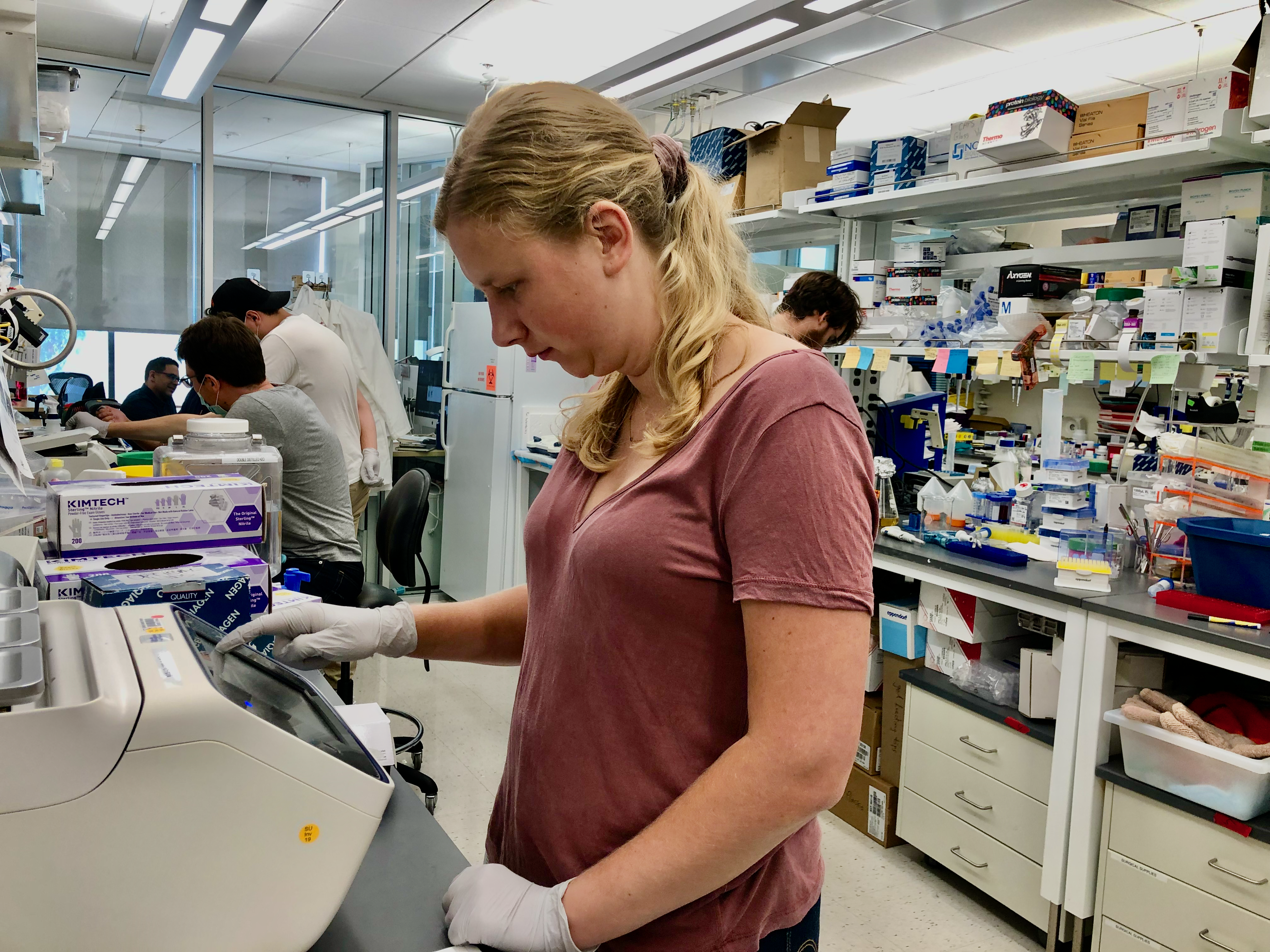 Ditte at lab bench